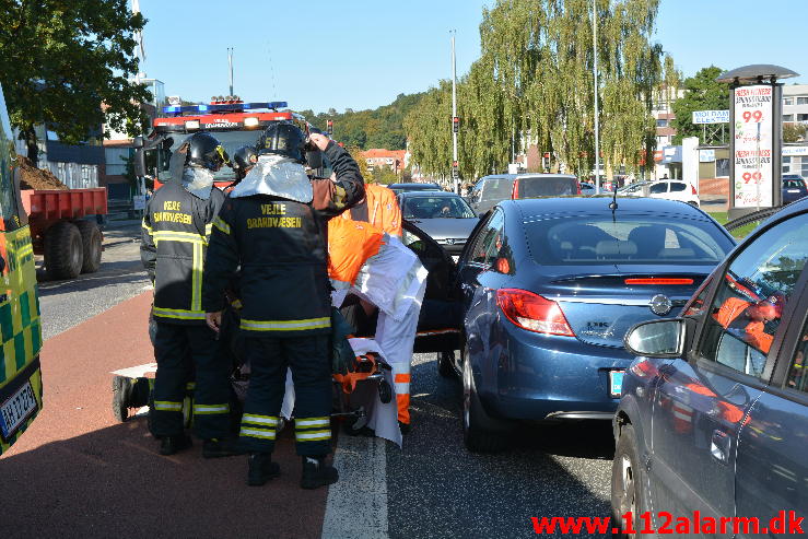 FUH med fastklemte. Boulevarden i Vejle. 02/10-2014. Kl. 14:46.