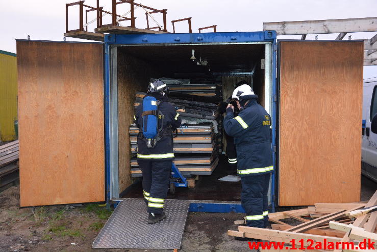 Brand i Container. Ved DGI huset i Vejle. 30/10-2014. Kl. 06:53.