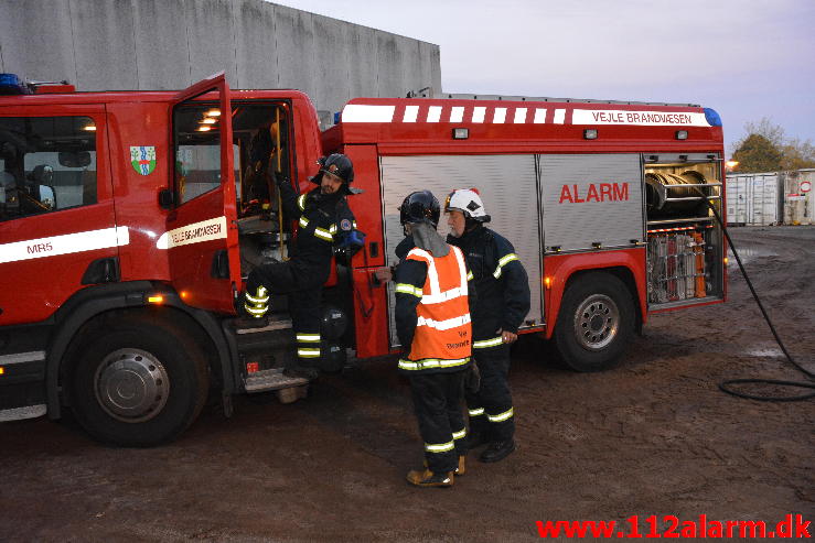 Brand i Container. Ved DGI huset i Vejle. 30/10-2014. Kl. 06:53.