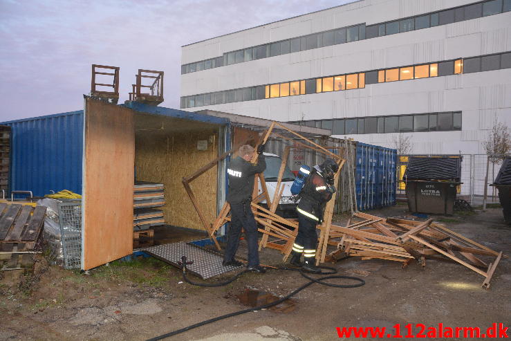 Brand i Container. Ved DGI huset i Vejle. 30/10-2014. Kl. 06:53.