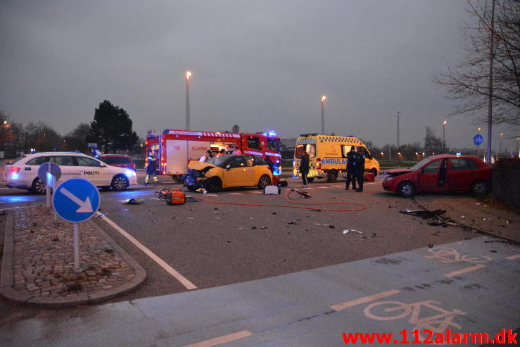 Trafikuheld med fastklemt. Viborgvej i Vejle. 30/11-2014. Kl. 16:04.