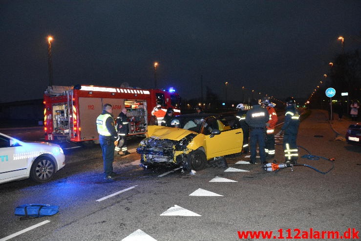 Trafikuheld med fastklemt. Viborgvej i Vejle. 30/11-2014. Kl. 16:04.