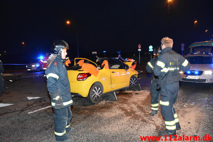 Trafikuheld med fastklemt. Viborgvej i Vejle. 30/11-2014. Kl. 16:04.