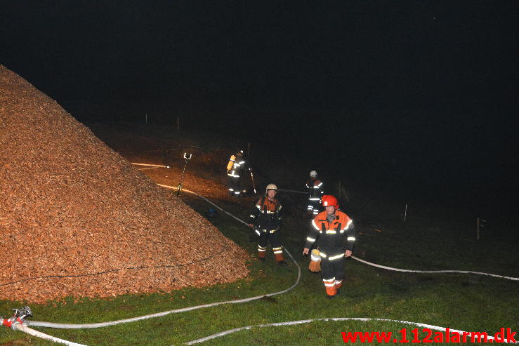 Brand i Halmstak. Jellingvej 65 ved Bredsten. 31/10-2014. Kl. 23:05.