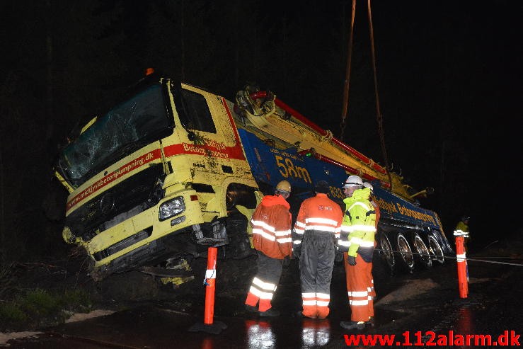 Chauffør ville undvige et rådyr. Hampen, Vejlevej A13. 19/12-2014.