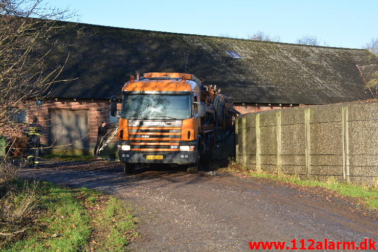 Større forurening Gylleudslip. Hammervej ved Tørring. 06/12-2014. Kl. 09:53.