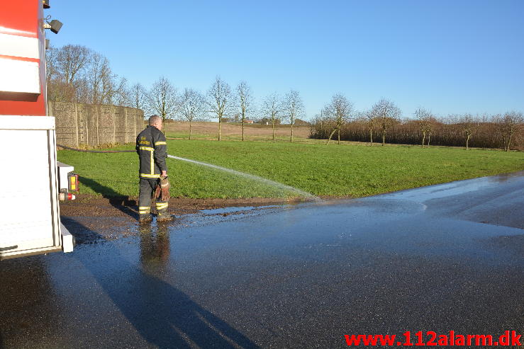 Større forurening Gylleudslip. Hammervej ved Tørring. 06/12-2014. Kl. 09:53.