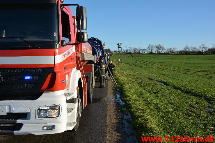 Større forurening Gylleudslip. Hammervej ved Tørring. 06/12-2014. Kl. 09:53.