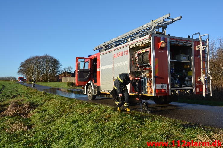 Større forurening Gylleudslip. Hammervej ved Tørring. 06/12-2014. Kl. 09:53.