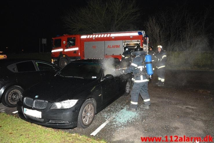 Bilbrand nytårsaften. Hasselvænget i Vejle. 01/01-2015. Kl. 03:03.