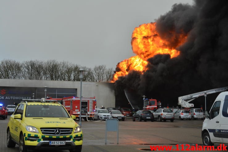 Brand i industribygning. Dandyvej i Vejle. 11/01-2015. Kl. 13:35.