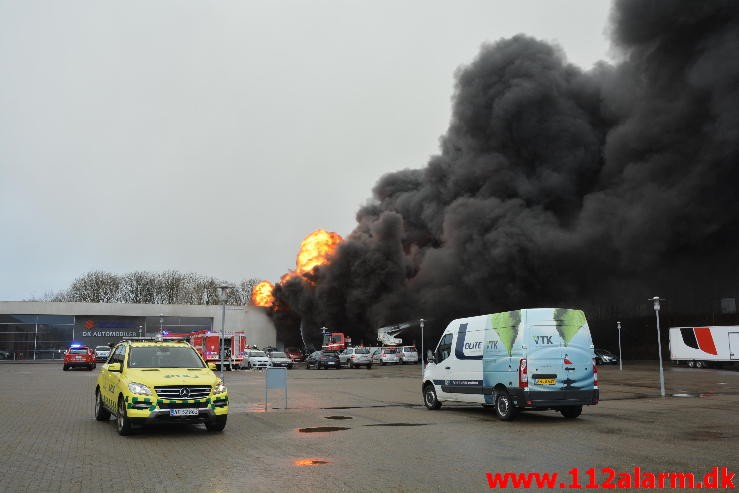 Brand i industribygning. Dandyvej i Vejle. 11/01-2015. Kl. 13:35.