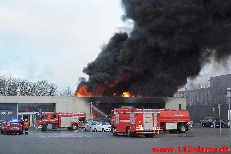 Brand i industribygning. Dandyvej i Vejle. 11/01-2015. Kl. 13:35.