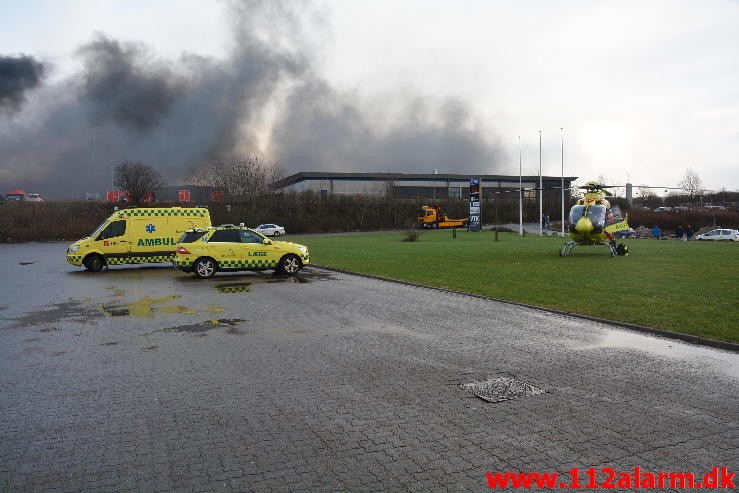 Brand i industribygning. Dandyvej i Vejle. 11/01-2015. Kl. 13:35.