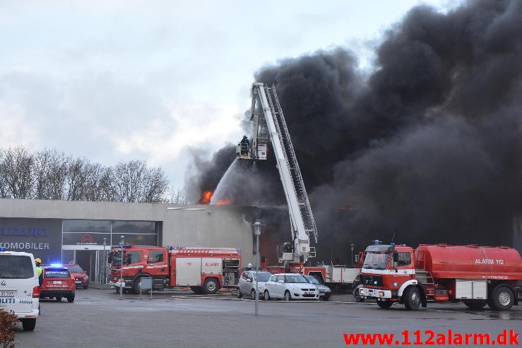 Brand i industribygning. Dandyvej i Vejle. 11/01-2015. Kl. 13:35.