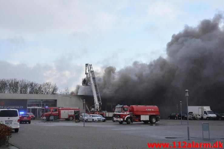 Brand i industribygning. Dandyvej i Vejle. 11/01-2015. Kl. 13:35.