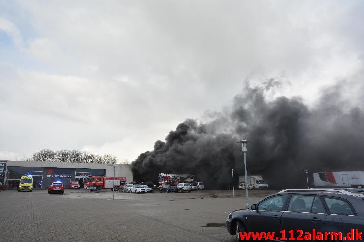 Brand i industribygning. Dandyvej i Vejle. 11/01-2015. Kl. 13:35.