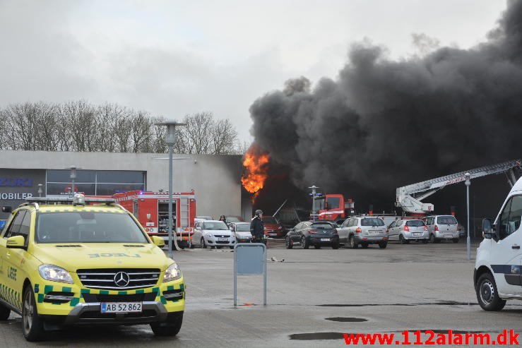 Brand i industribygning. Dandyvej i Vejle. 11/01-2015. Kl. 13:35.