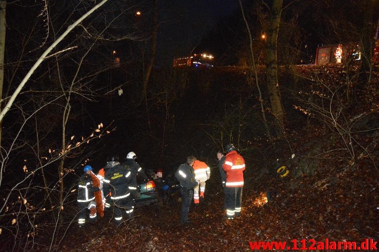 Havnede Ca. 10 meter nede af skrænten. Horsensvej i Vejle.  14/01-2015. Kl. 17:01.