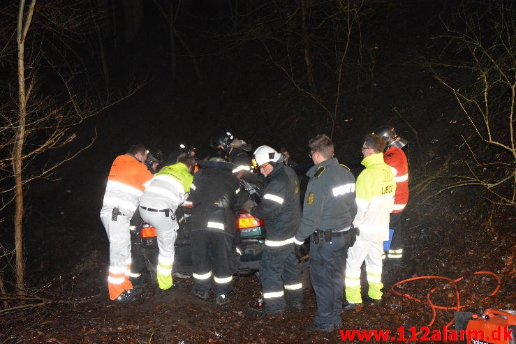 Havnede Ca. 10 meter nede af skrænten. Horsensvej i Vejle.  14/01-2015. Kl. 17:01.