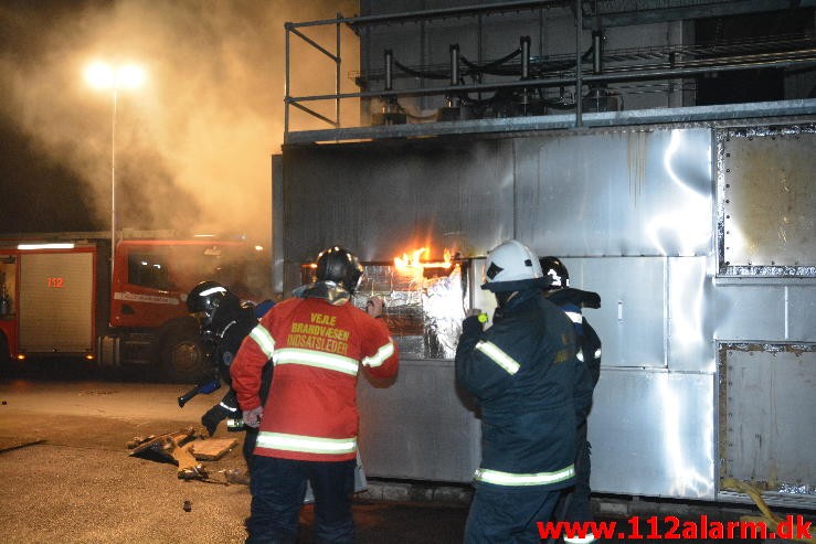 Industribygning brand Elektro Isola. Grønlandsvej i Vejle. 15/01-2015. Kl. 1:14.