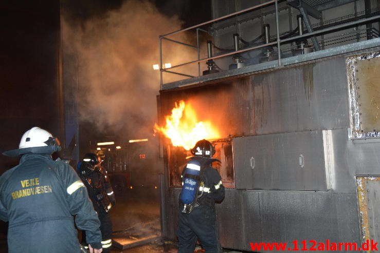 Industribygning brand Elektro Isola. Grønlandsvej i Vejle. 15/01-2015. Kl. 1:14.