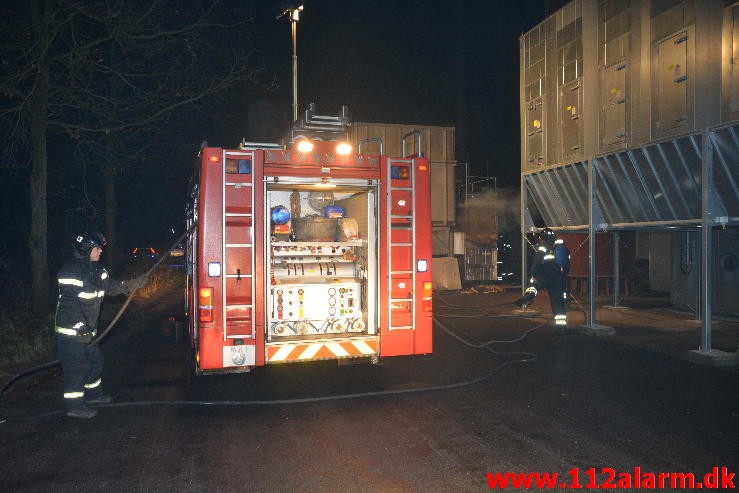 Industribygning brand Elektro Isola. Grønlandsvej i Vejle. 15/01-2015. Kl. 1:14.