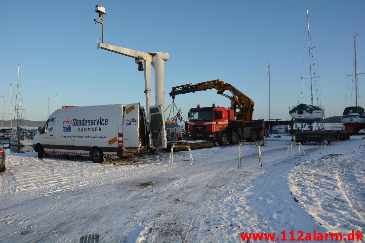 Sara Maatje XVI sank inde i Brejning Havn. 25/01-2015. 