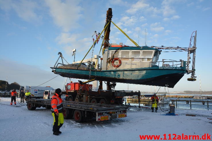 Sara Maatje XVI sank inde i Brejning Havn. 25/01-2015. 