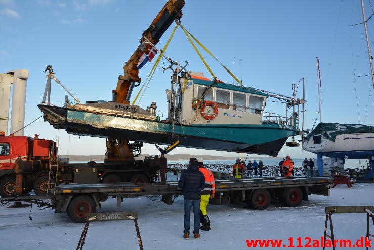 Sara Maatje XVI sank inde i Brejning Havn. 25/01-2015. 