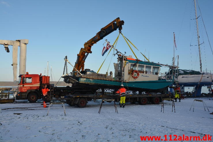 Sara Maatje XVI sank inde i Brejning Havn. 25/01-2015. 