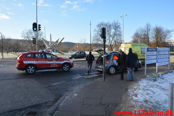 Mindre Trafikuheld. Vestre Engvej og Boulevarden i Vejle. 04/02-2015. Kl. 9:38.