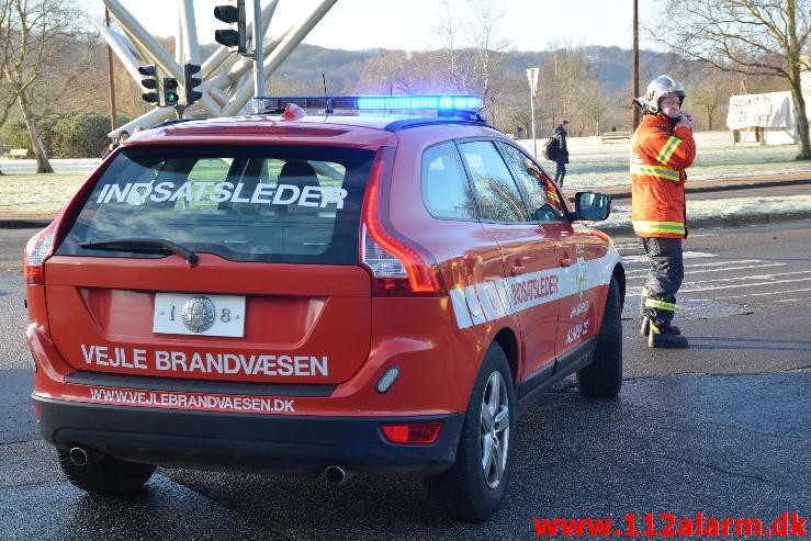 Mindre Trafikuheld. Vestre Engvej og Boulevarden i Vejle. 04/02-2015. Kl. 9:38.