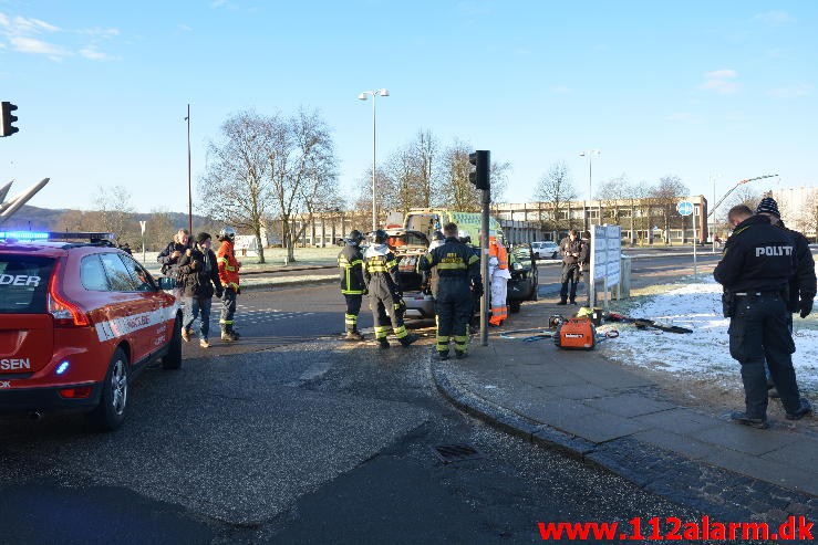 Mindre Trafikuheld. Vestre Engvej og Boulevarden i Vejle. 04/02-2015. Kl. 9:38.