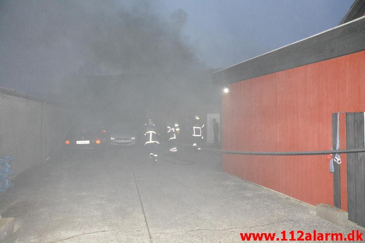 Brand i værksted. Kirkevej i Vejle. 14/02-2015. Kl. 17:32.