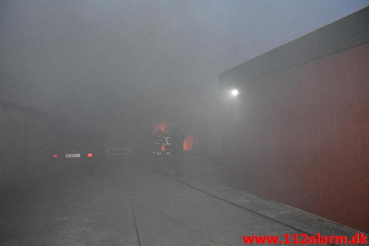 Brand i værksted. Kirkevej i Vejle. 14/02-2015. Kl. 17:32.