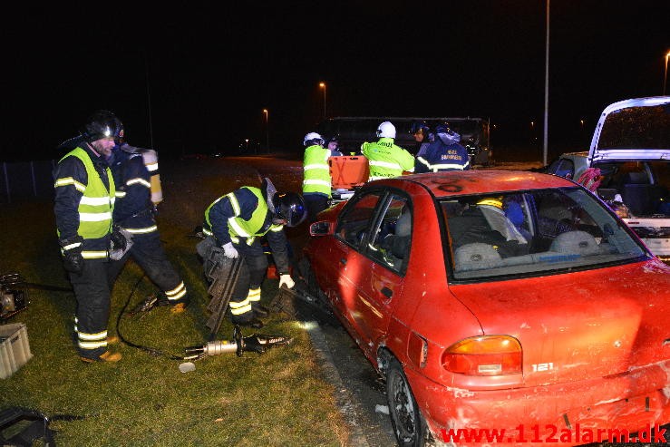 ! ØVELSE ! FUH med fastklemt. Teknikkervej 4 I Hedensted. 19/02-2015. KL. 18:27.