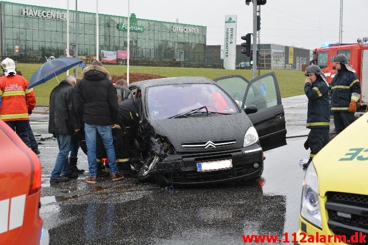 FUH med fastklemt. Horsensvej ved Bredballe. 21/02-2015. Kl. 12:48.