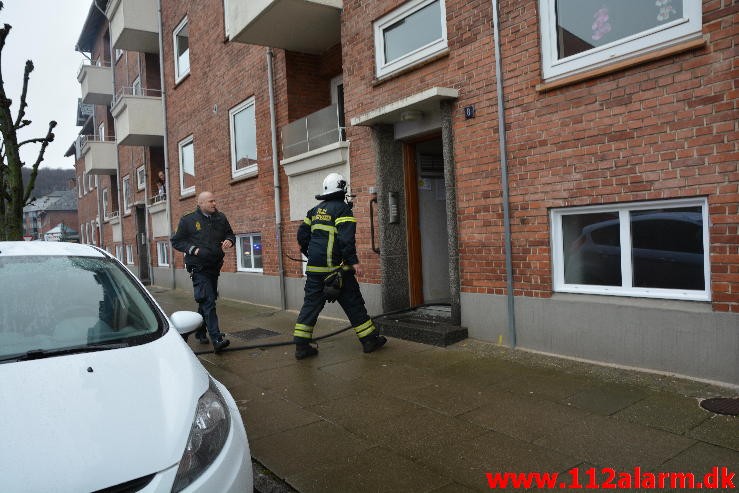 Brand i Lejlighed. Valløesgade i Vejle. 21/02-2015. Kl. 13:54.