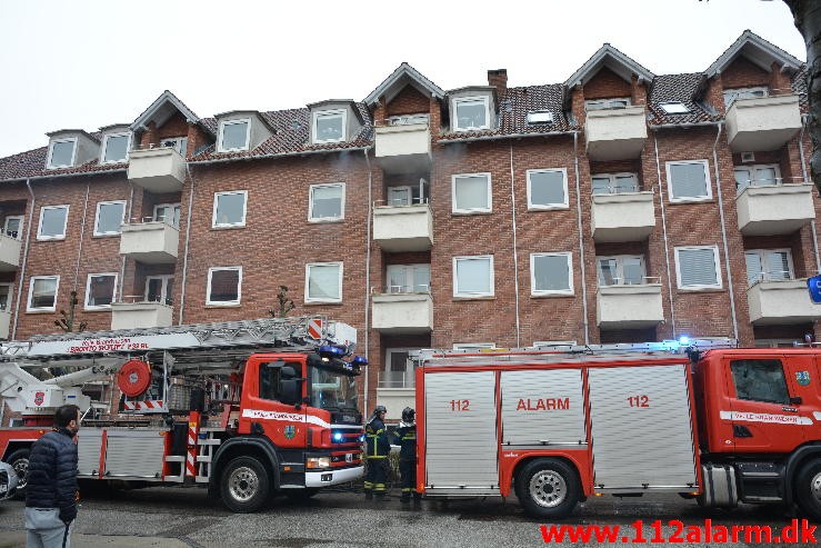 Brand i Lejlighed. Valløesgade i Vejle. 21/02-2015. Kl. 13:54.