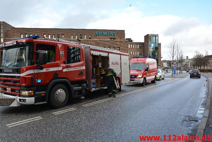 En dame faldt ned i en brønd. Dæmningen i Vejle. 22/02-2015. Kl. 13:09.