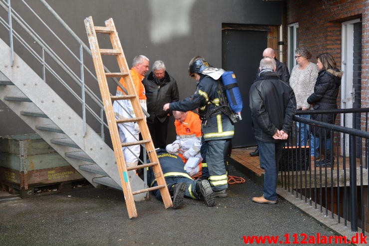 En dame faldt ned i en brønd. Dæmningen i Vejle. 22/02-2015. Kl. 13:09.