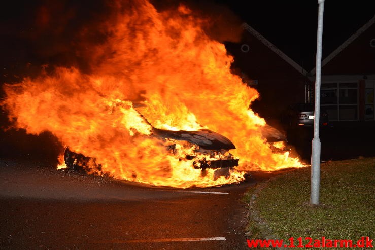 Bilbrand. Løget Center 69 i Vejle. 22/02-2015. Kl. 23:41.