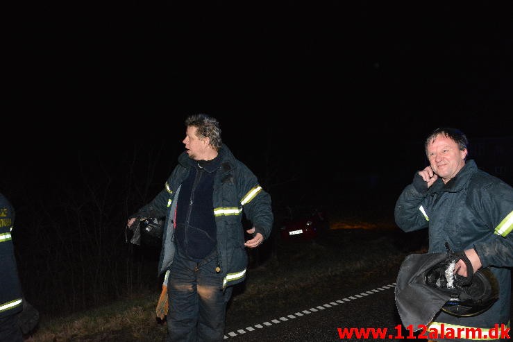 Trafikuheld med fastklemt. Jellingvej nede ved Lerbæk Mølle. 23/02-2015. KL. 00:34.