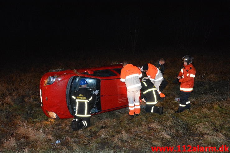 Trafikuheld med fastklemt. Jellingvej nede ved Lerbæk Mølle. 23/02-2015. KL. 00:34.