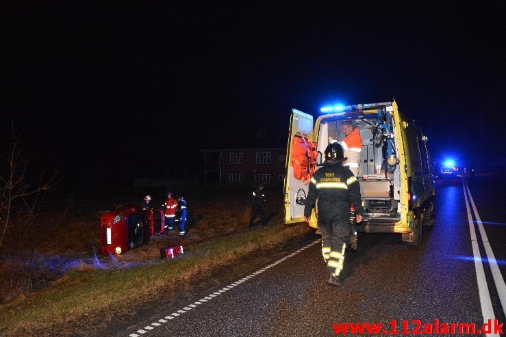 Trafikuheld med fastklemt. Jellingvej nede ved Lerbæk Mølle. 23/02-2015. KL. 00:34.