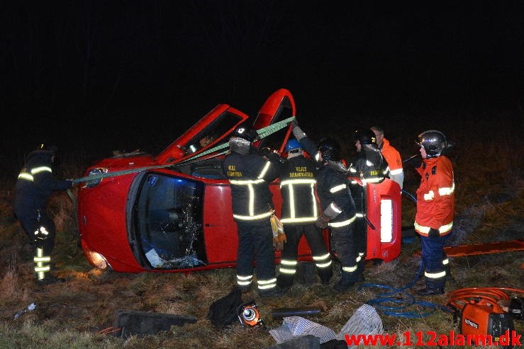 Trafikuheld med fastklemt. Jellingvej nede ved Lerbæk Mølle. 23/02-2015. KL. 00:34.