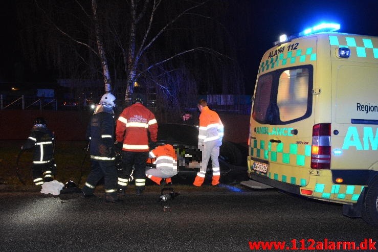 FUH med fastklemt. Andkær på Andkærvej. 10/03-2015. Kl. 21:08.