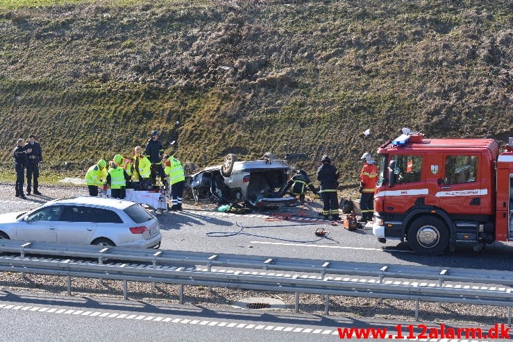 FUH med fastklemt. Midtjyske Motorvej ind mod Vejle. 12/03-2015. Kl. 14:03.