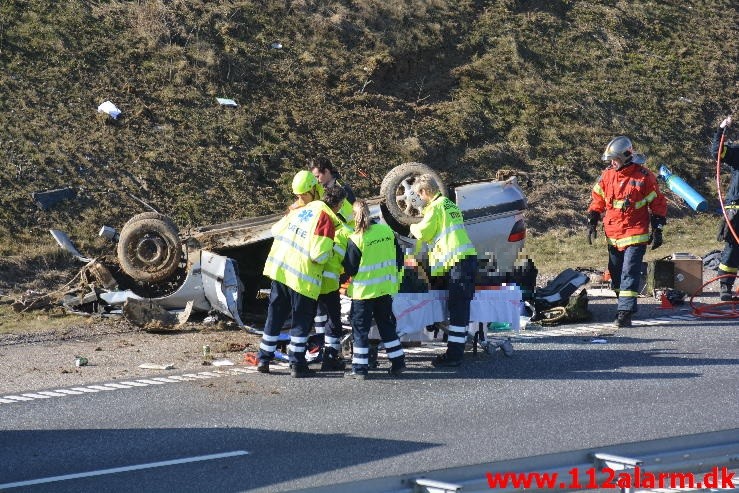 FUH med fastklemt. Midtjyske Motorvej ind mod Vejle. 12/03-2015. Kl. 14:03.